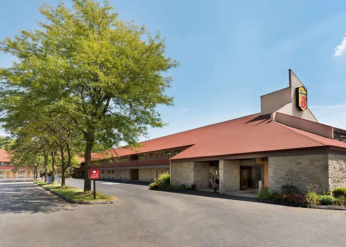 Super 8 By Wyndham Findlay