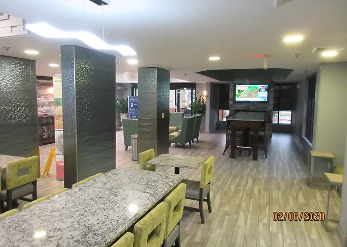 Quality Inn & Suites Montgomery East Carmichael Rd