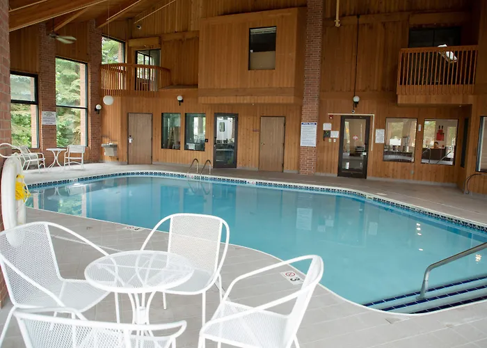 Lomira Inn And Suites