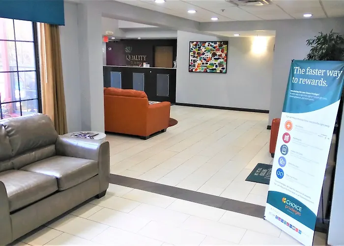Quality Suites Tulsa I-44