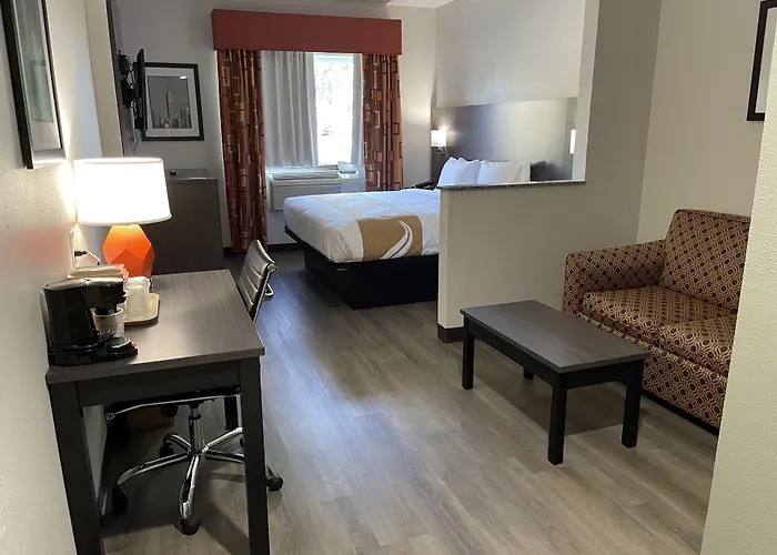 Quality Suites Tulsa I-44