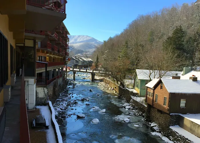 Baymont By Wyndham Gatlinburg On The River