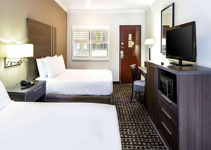 Travelodge By Wyndham Commerce Los Angeles Area