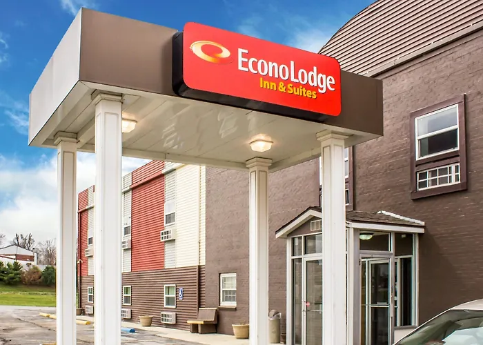 Econo Lodge Inn & Suites Walnut