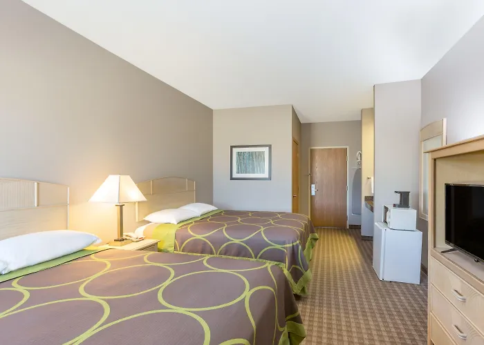 Super 8 By Wyndham Carroll/East