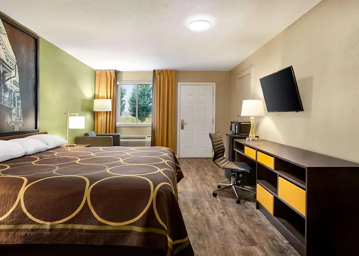 Super 8 By Wyndham Brookhaven