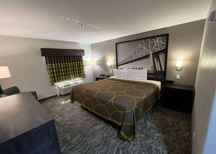 Super 8 By Wyndham Lake Charles/Sulphur