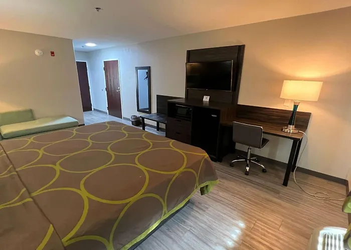 Super 8 By Wyndham Lake Charles/Sulphur
