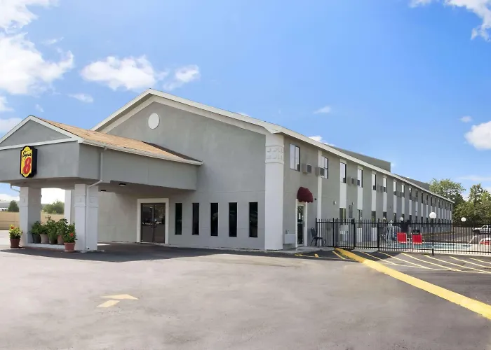 Super 8 By Wyndham Ardmore