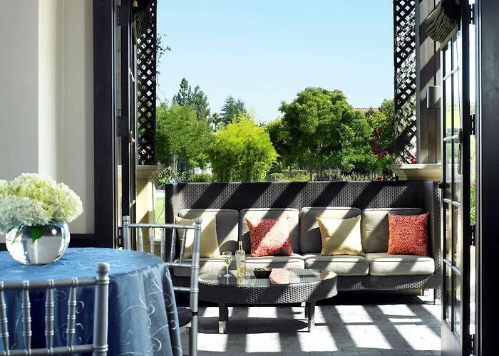 Juniper Hotel Cupertino, Curio Collection by Hilton