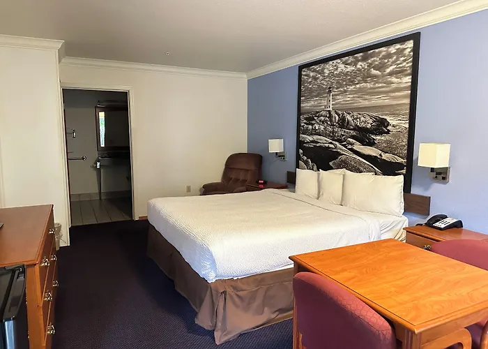 Creekside Inn & Suites