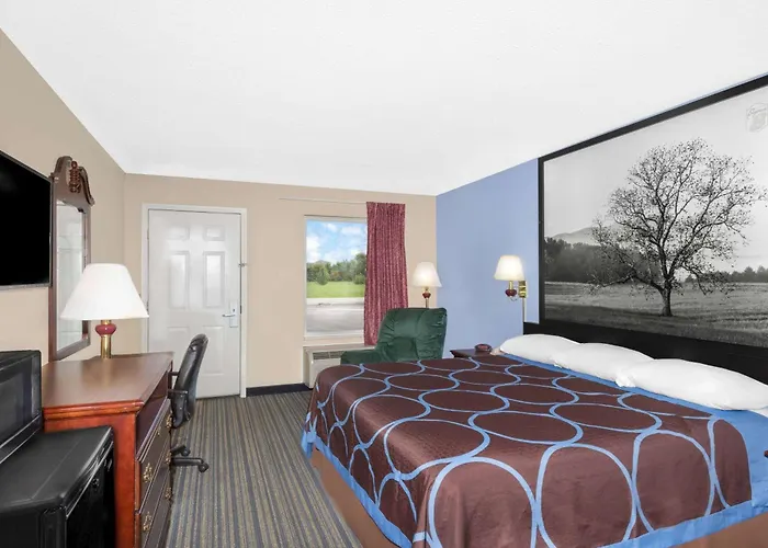 Super 8 By Wyndham Whiteville