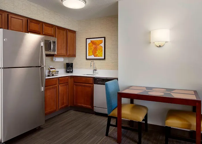 Residence Inn Saint Louis Airport / Earth City