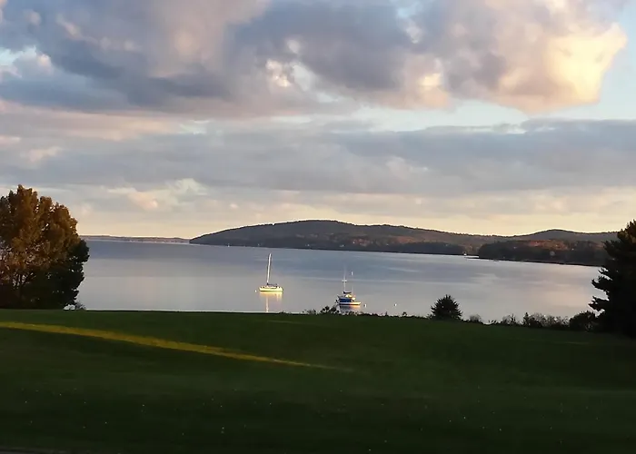 Belfast Harbor Inn
