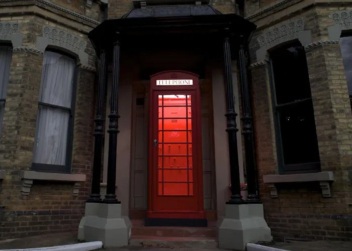 The Lodge Hotel - Putney