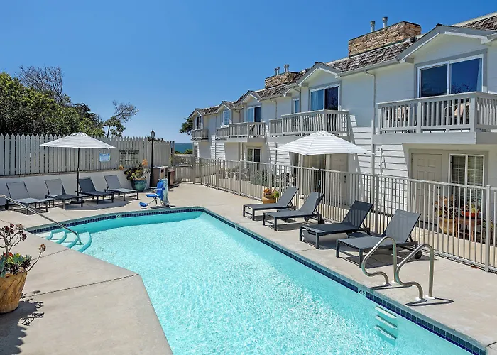 Pelican Inn & Suites