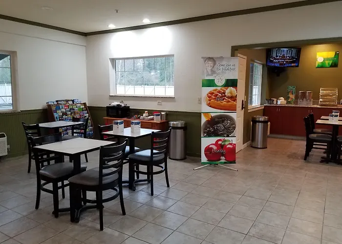 Quality Inn & Suites Bainbridge Island