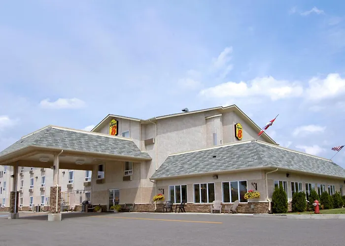 Super 8 By Wyndham Fort Frances