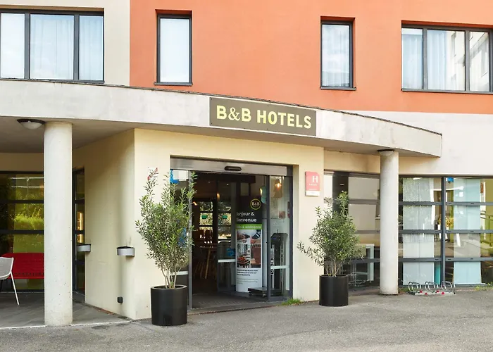 B&B Hotel Velizy Est
