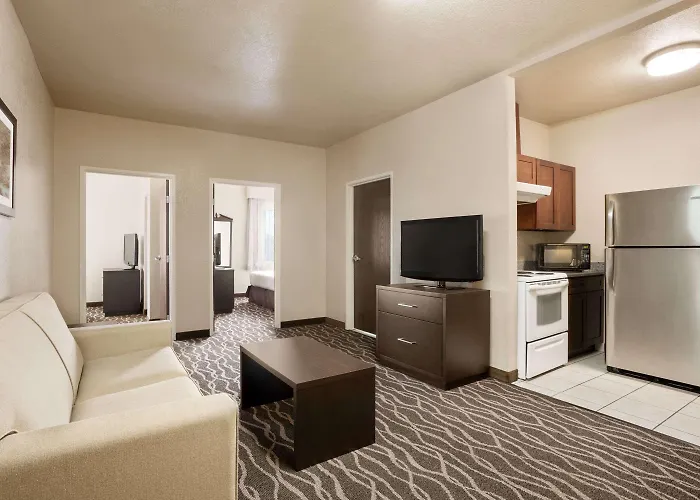 Baymont By Wyndham Clute Lake Jackson