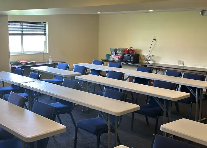 Days Inn By Wyndham Grove City Columbus South