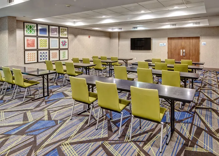 Holiday Inn Express Hotel & Suites Memphis Southwind By Ihg