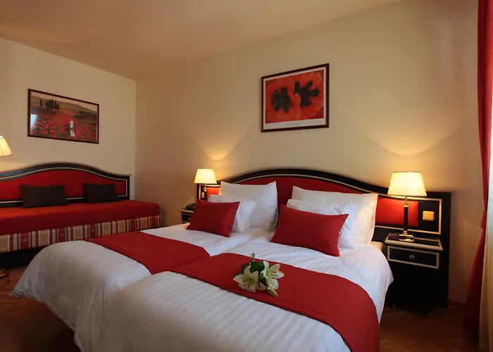Elysee Hotel