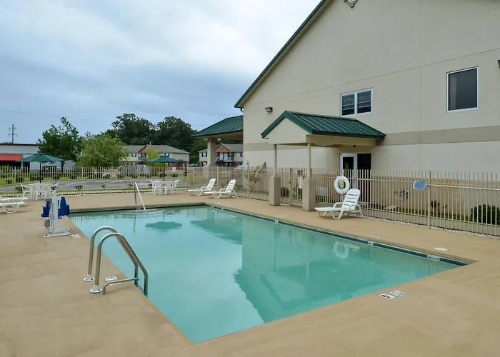 Star City Inn & Suites