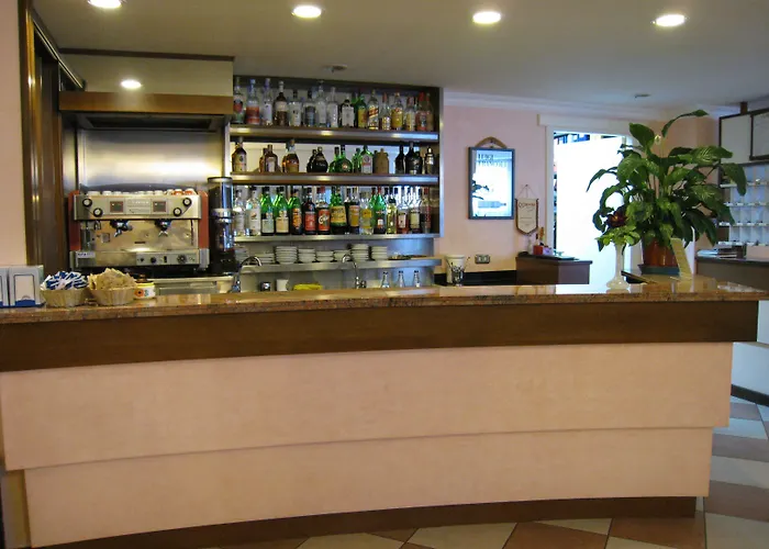 Hotel Boomerang - Check-In & Meals In Front At Hotel Sporting