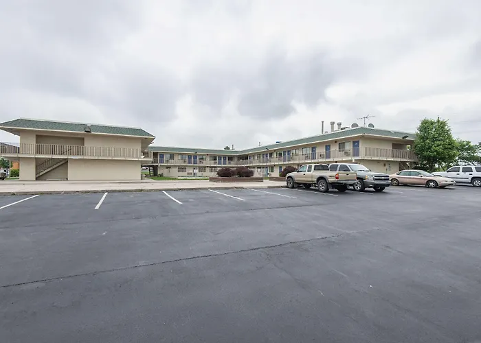 Motel 6 Kansas City, Mo - Airport