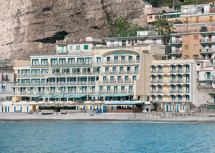 Alimuri Bay Resort