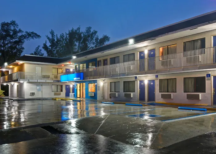 Motel 6 Dania Beach