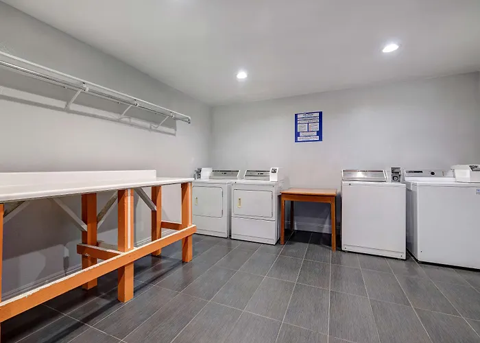 Motel 6-Buttonwillow, Ca Central