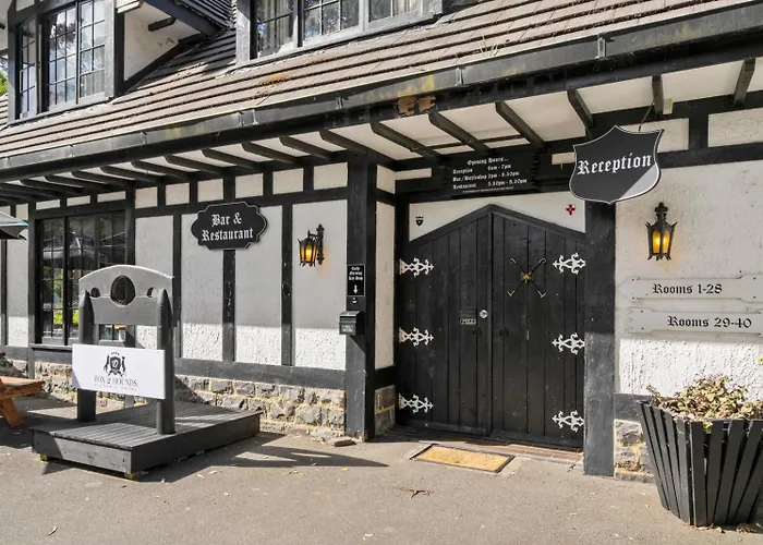 The Fox And Hounds Historic Hotel