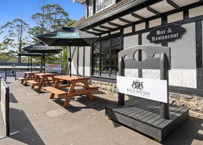 The Fox And Hounds Historic Hotel