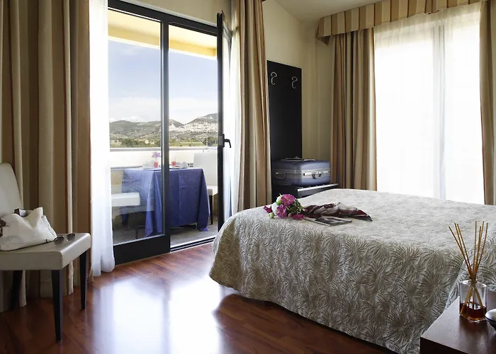 Hotel Cristallo di La Rosetta Srl