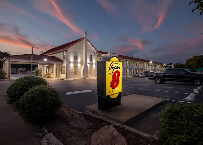 Super 8 By Wyndham Fredericksburg
