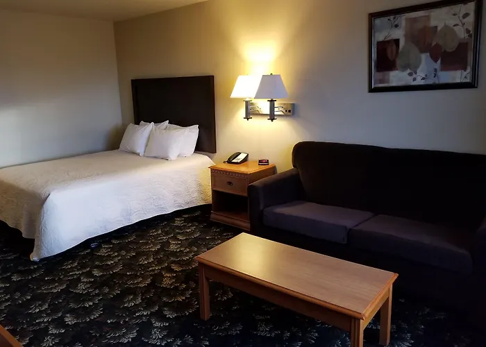 Grand View Inn & Suites
