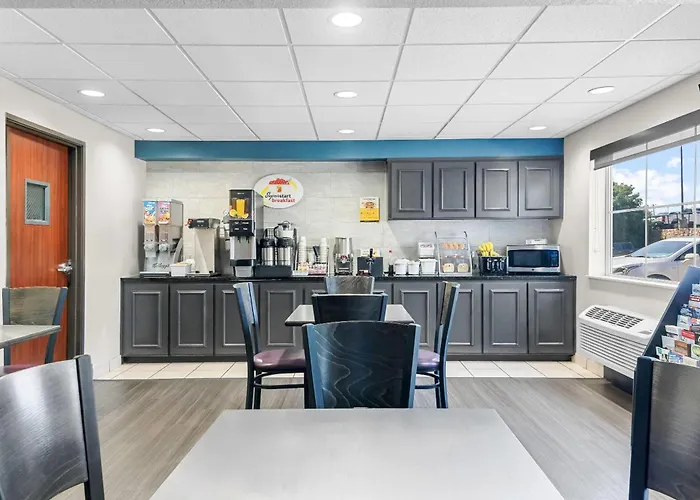 Super 8 By Wyndham Weatherford