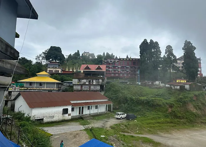 Hotel Shantiniketan Inn
