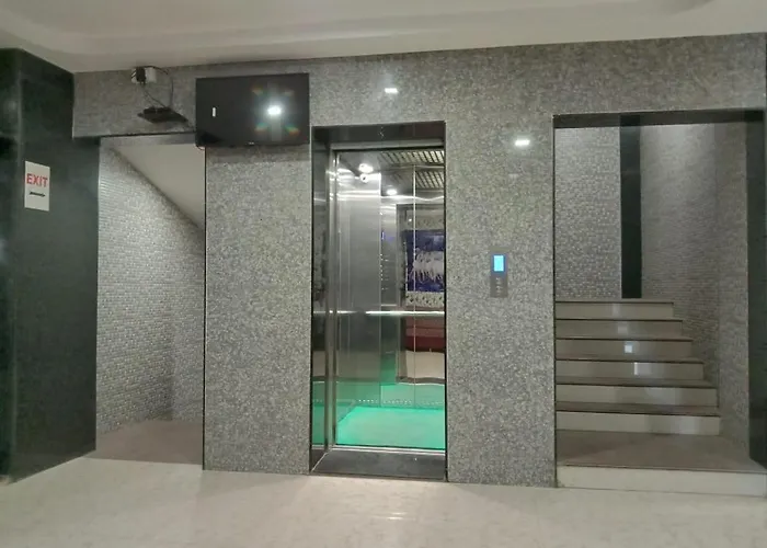 Hotel Radha Krishna