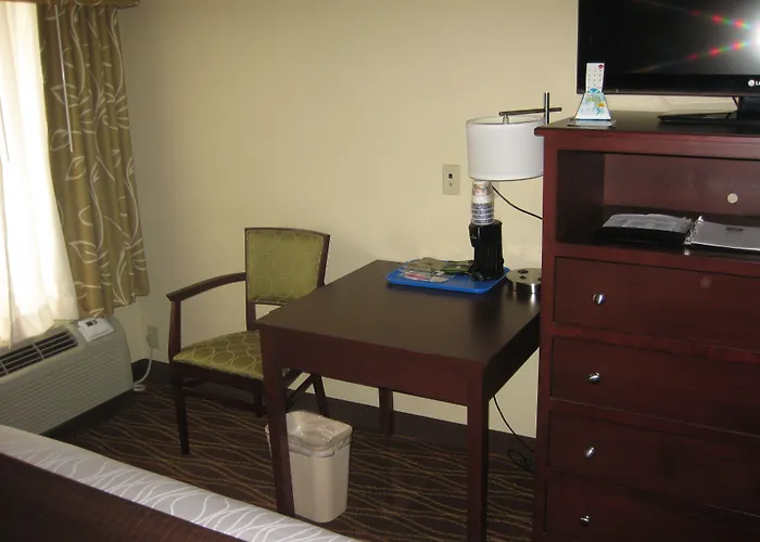 Best Western Plus Springfield Airport Inn