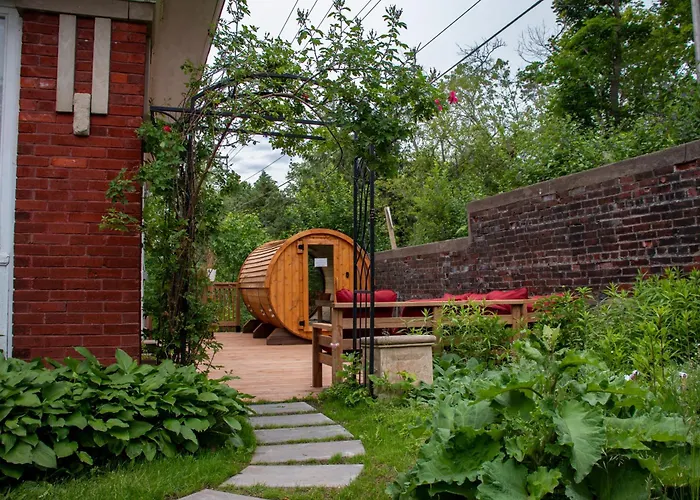 Historic Gg Barnum Mansion By Heirloom Boutique Collection
