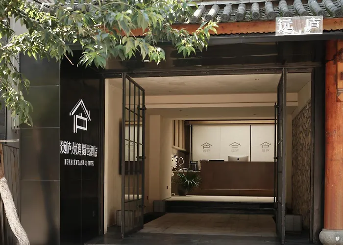Dali Yuanlu Hanging Garden Hotel, Located In The Center Of Dali Old City, Has Rich Cultural Heritage, Convenient Travel, Butler Service, Free Parking, Free Breakfast, Afternoon Tea, Coffee, Mini Bar, And Traditional Chinese Tea
