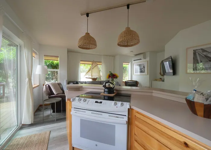 Beach Bungalow 4