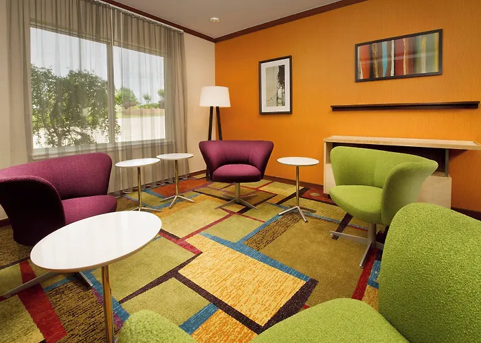 Fairfield Inn & Suites By Marriott Marshall