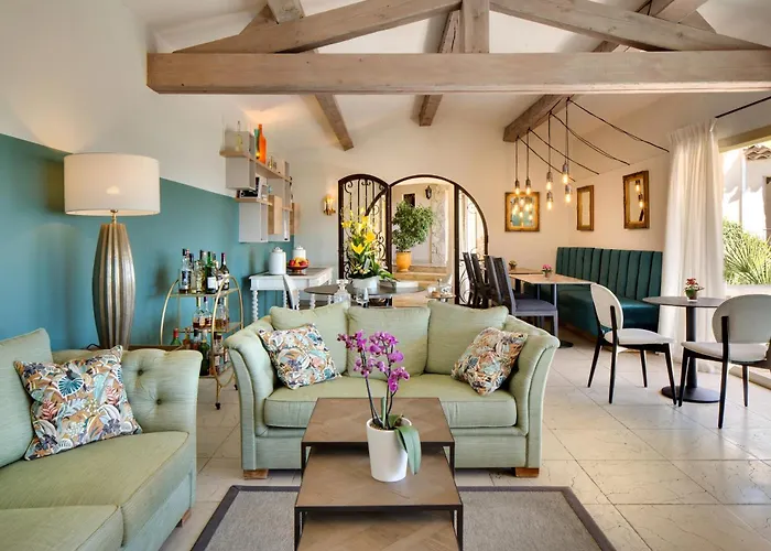 Hotel La Grande Bastide - Teritoria