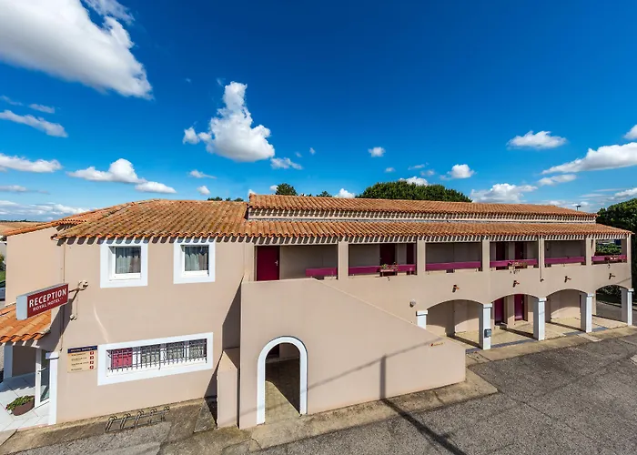 Artemia Aigues-Mortes - Hôtel avec piscine - Bornes électriques - Parking privé - Local vélo-moto