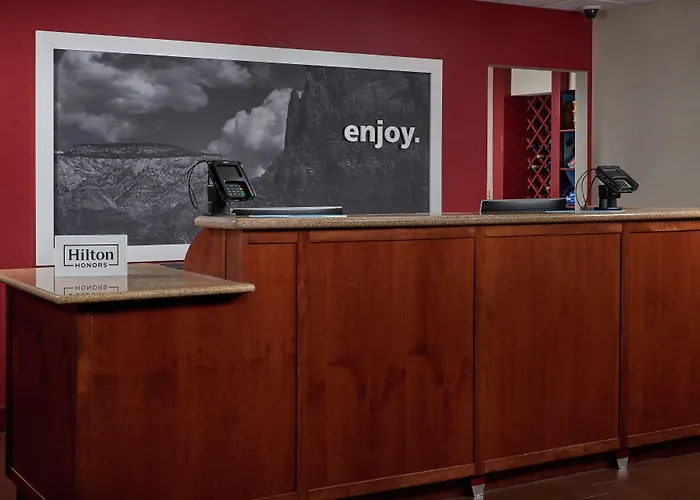 Hampton Inn & Suites Phoenix-Surprise
