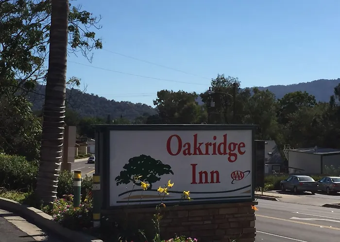Oakridge Inn